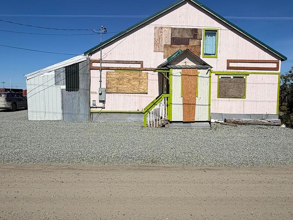 1st image of 920 Front St