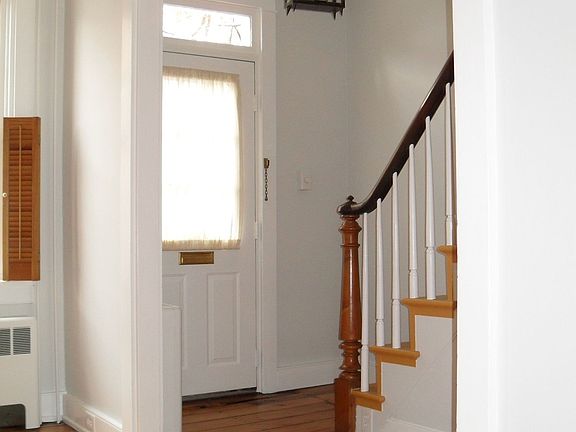 living room into foyer