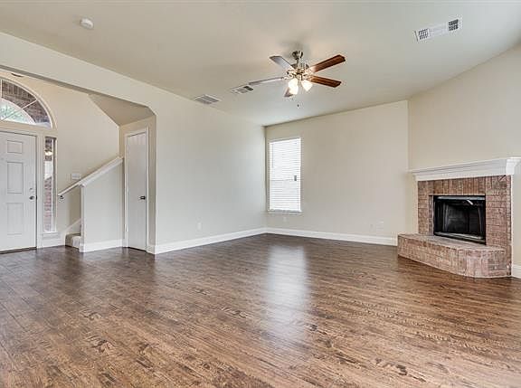 3rd image of 161 Cottonwood Ln