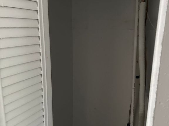 5th image of 1042 Forest Ct APT 8