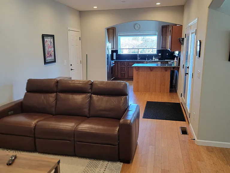 Irwin Ln — Photo 12