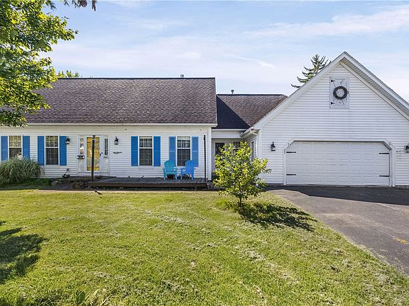 2nd image of 29 Forest Glen Dr