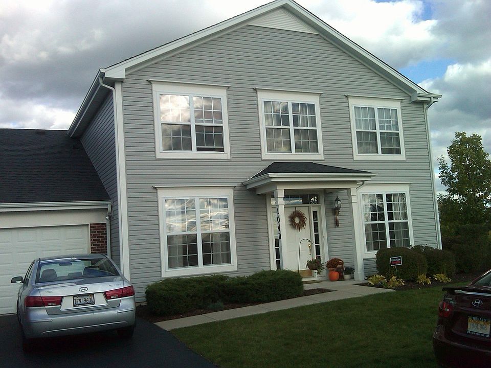 Villa Style End Unit-2 Car attached Garage
