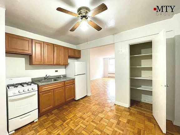 3rd image of 5505 Woodside Ave APT 217