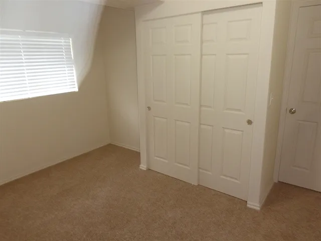 1836 N Stallion Ln — Photo 4