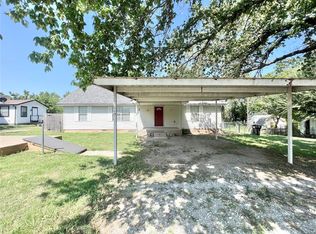 117 S 10th St, McLoud, OK 74851