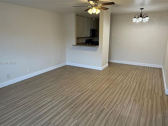 5th image of 1006 Twin Lakes Dr #20