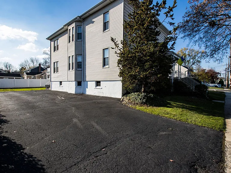 563 Spruce Ave #1 — Photo 15