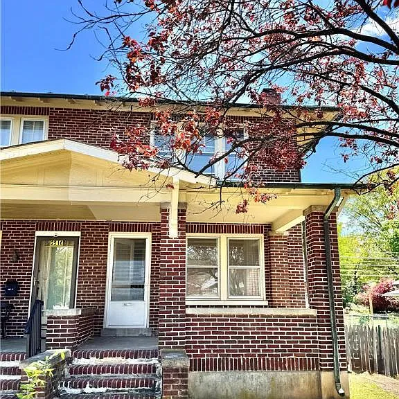 2518 W Tilghman St — Photo 2