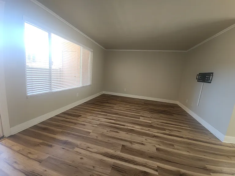 695 Sea Vale St — Photo 4