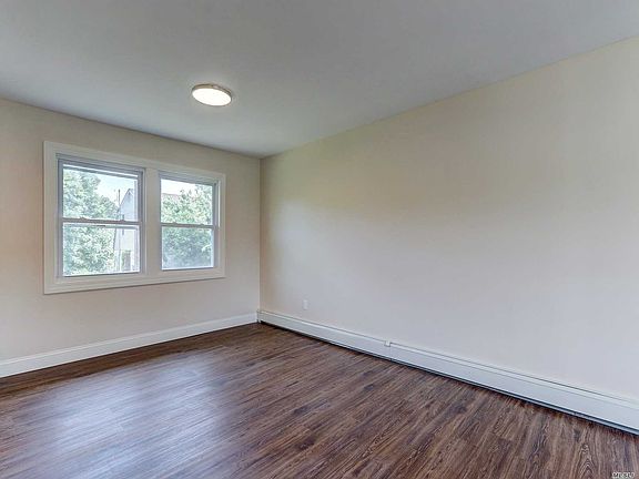 5th image of 18 Sammis Ave