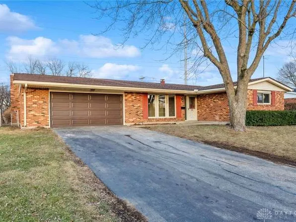 1027 Merrywood Dr, Englewood, OH 45322
