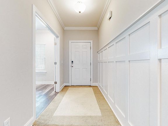 3rd image of 776 Ravensdowne Dr