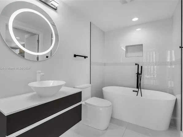 5300 Paseo Blvd APT 603, Doral, FL 33166