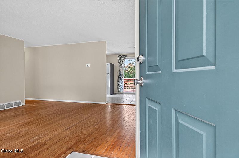 4th image of 9 Prospect Drive