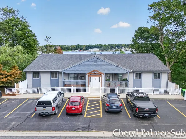 8166 Old Channel Trl APT 5, Montague, MI 49437