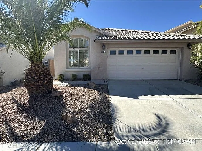 3 bed, 2.0 bath, 1315 sqft, $2,337 — Photo 4