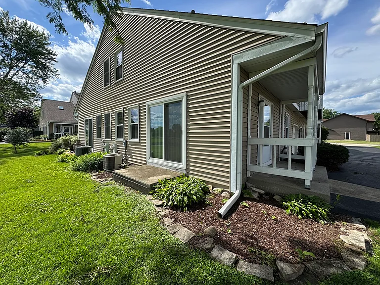 11411 Douglas Ave #C — Photo 22