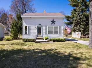 1014 Grant St, Traverse City, MI 49686