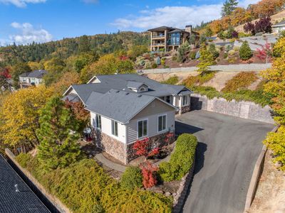 142 NW Native Run Loop, Grants Pass, OR, 97526