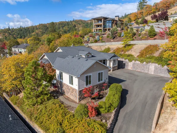 142 NW Native Run Loop, Grants Pass, OR 97526