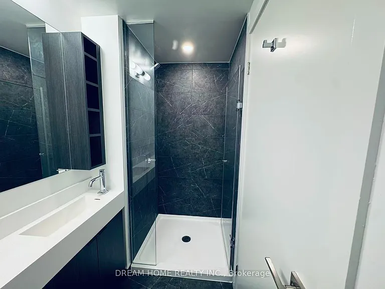 252 Church St #5603 — Photo 10