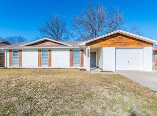 1411 Patricia Dr, Gainesville, TX 76240