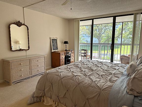 5th image of 220 Belleview Blvd
