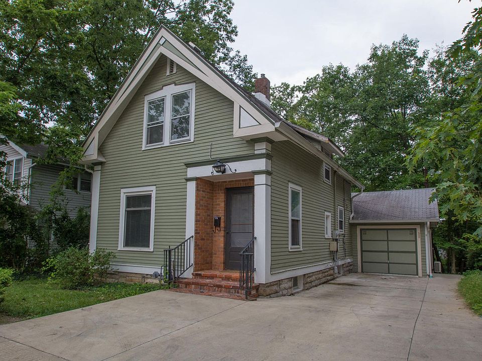 1st image of 526 S Woodlawn Ave