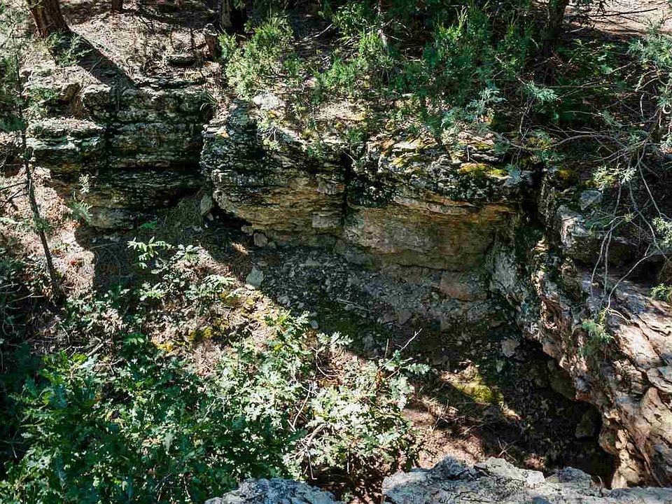 2nd image of 318 La Cueva Rd