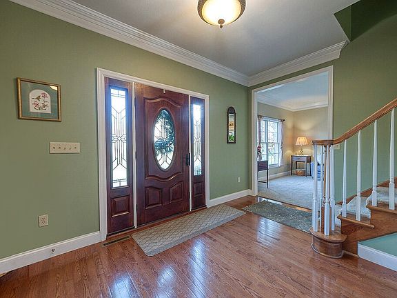 2nd image of 806 Cavan Dr