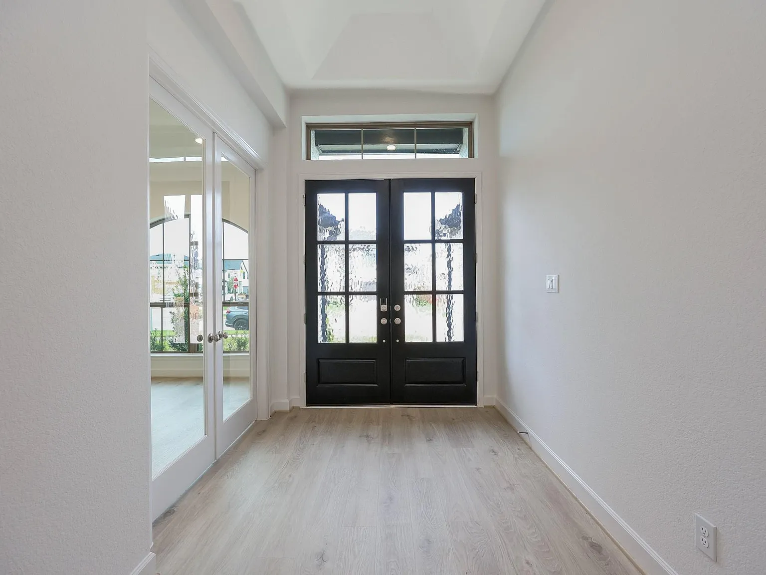 4 bed, 3.0 bath, 2529 sqft, $3,000 — Photo 4