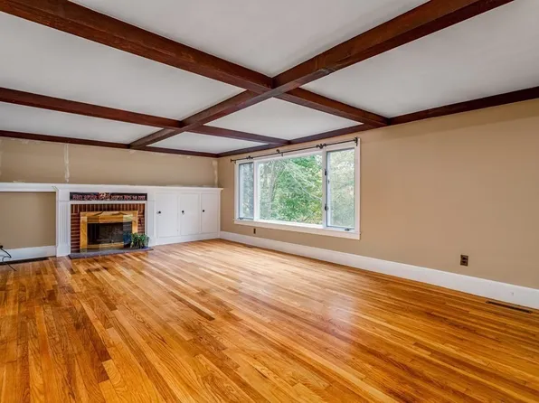 34 Starr Hill Rd, Littleton, MA 01460