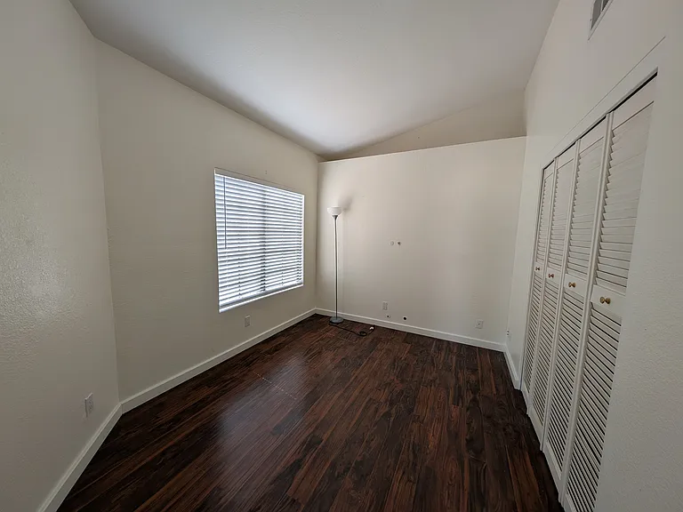 140 S Willow Creek St — Photo 19
