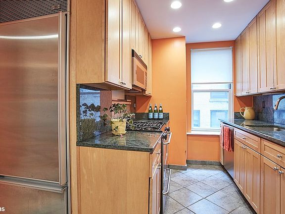 5th image of 145 W 79th St APT 11B