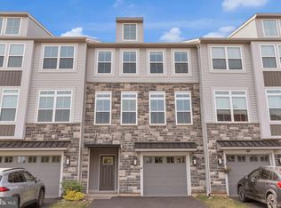 10 Independence Ct, Perkasie, PA 18944