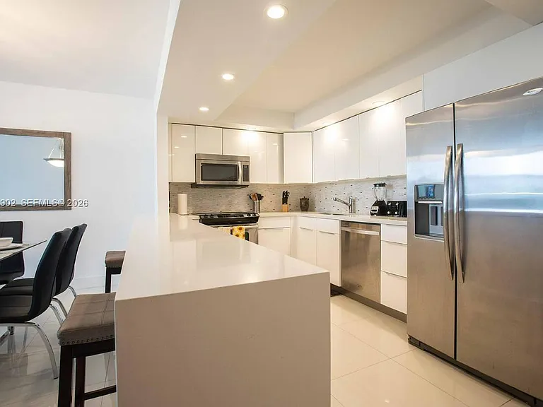19370 Collins Ave #423 — Photo 7