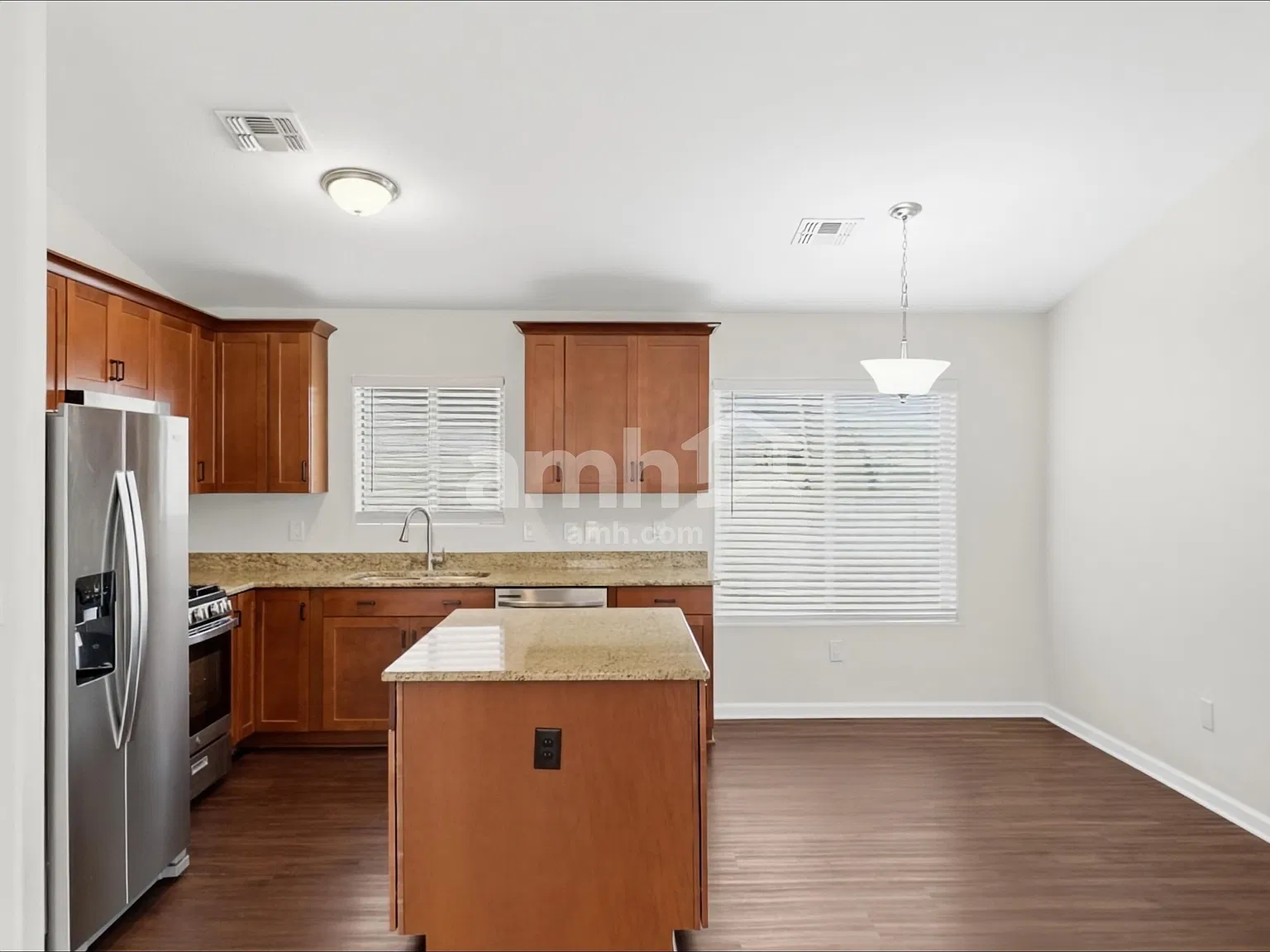 4 bed, 2.0 bath, 1446 sqft, $1,875 — Photo 3