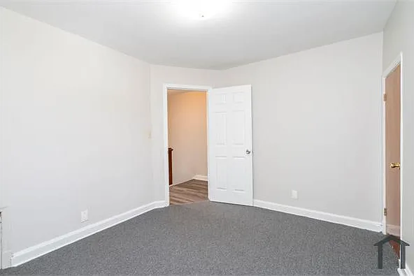 502 E 38th St — Photo 12