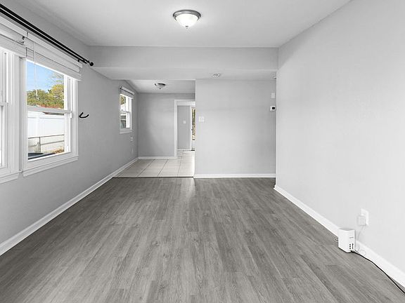 4th image of 2923 Scotia Dr