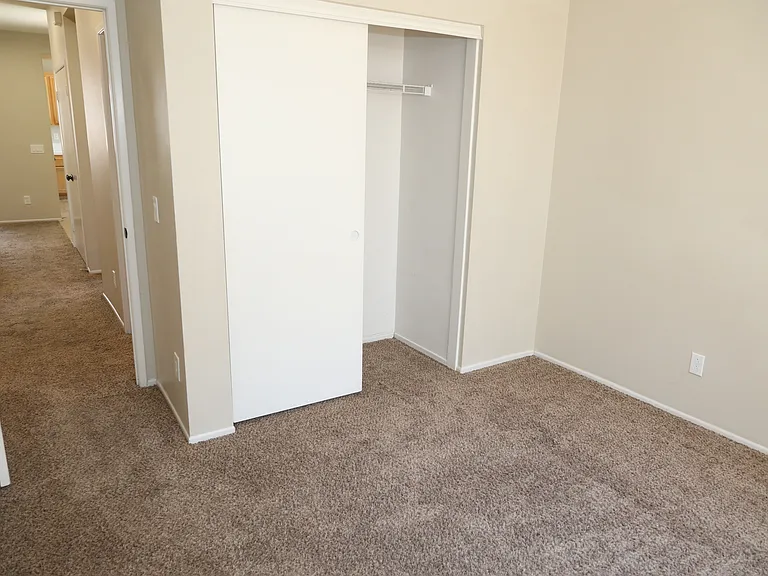 45713 Coventry Ct — Photo 10