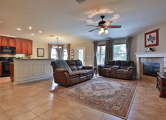 3rd image of 4231 Fairmeadow Dr