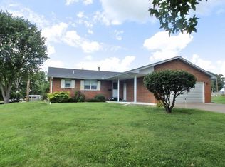 1242 Sunset Dr, Pittsfield, IL 62363