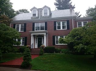 284 Dean Rd, Brookline, MA 02445