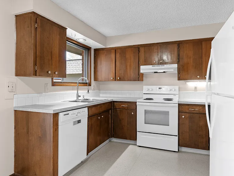 5534 N Driscoll Blvd — Photo 13