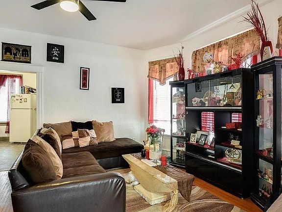 3rd image of 1102 18th Ave NE #1