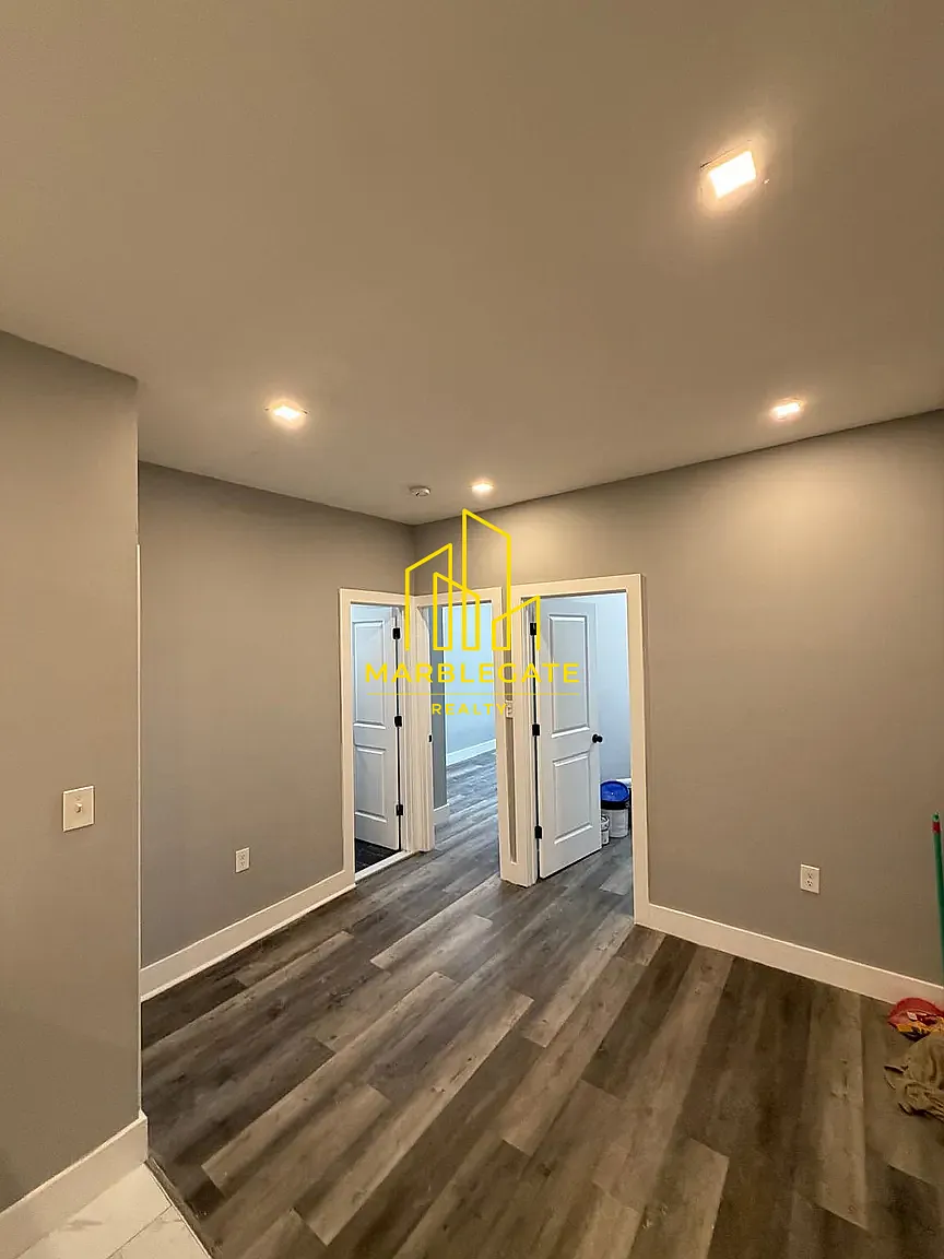 3 bed, 1050 sqft, $2,350 — Photo 4