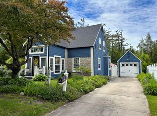 426 W Ontario St, Rogers City, MI 49779
