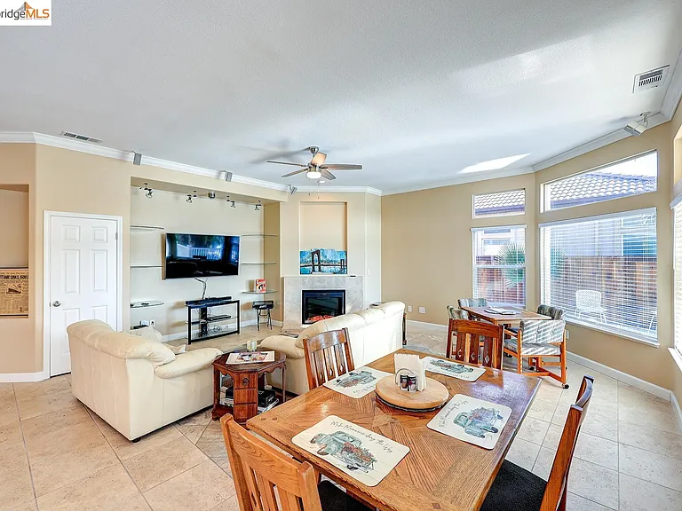 4050 Pier Point — Photo 19