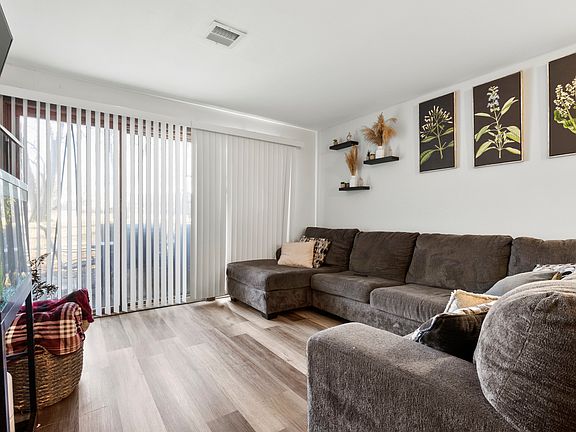 2nd image of 218 Bienterra Trl APT 1B